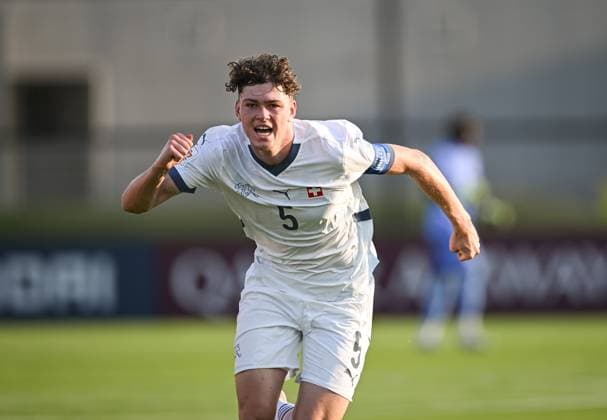 Fussball, Junioren U 17 WM 2025 Doha Katar Vorrunde 03.11.2025 Gruppe F Elfenbeinkueste - Schweiz JUBEL Schweiz; Torschuetze zum 0-1 Gil Zufferey