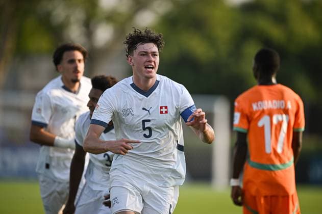 Fussball, Junioren U 17 WM 2025 Doha Katar Vorrunde 03.11.2025 Gruppe F Elfenbeinkueste - Schweiz JUBEL Schweiz; Torschuetze zum 0-1 Gil Zufferey