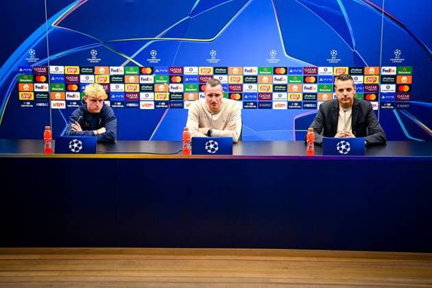 Club Brugge v Barcelona - UEFA Champions League Media Activities 04 11 2025 BRUGGE, BELGIUM - NOVEMBER 04 : Seys Joaquim defender of Club Brugge, Hayen Nicky head coach of Club Brugge and Willem Kirsten Communications Director of Club Brugge talking to the press during a press conference, PK, Pressekonferenz ahead of the UEFA Champions League 2025 26 League Phase MD4 match between Club Brugge and Barcelona on November 4, 2025 in Brugge, Belgium, 04 11 2025  Copyright: xTomasxSiskx