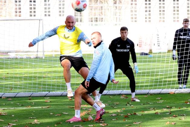 2.FBL, Hertha BSC Training, 04.11.2025, Hertha BSC Training, Sportforum, im Bild Toni Leistner (Hertha BSC Berlin 37), Jon Dabur Thorsteinsson (Hertha BSC Berlin 24), Tjark Ernst (Hertha BSC Berlin 1)