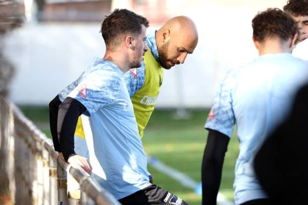 2.FBL, Hertha BSC Training, 04.11.2025, Hertha BSC Training, Sportforum, im Bild Diego Demme (Hertha BSC Berlin 6), John Anthony Brooks (Hertha BSC Berlin 25)