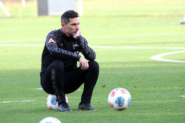 2.FBL, Hertha BSC Training, 04.11.2025, Hertha BSC Training, Sportforum, im Bild Cheftrainer Stefan Leitl (Hertha BSC Berlin)