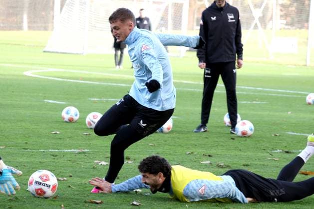 2.FBL, Hertha BSC Training, 04.11.2025, Hertha BSC Training, Sportforum, im Bild Michael Cuisance (Hertha BSC Berlin 10), Agust’n Rogel (Hertha BSC Berlin 3)