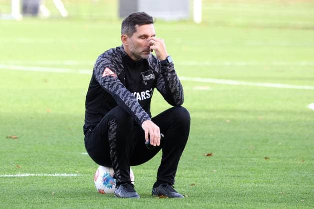 2.FBL, Hertha BSC Training, 04.11.2025, Hertha BSC Training, Sportforum, im Bild Cheftrainer Stefan Leitl (Hertha BSC Berlin)