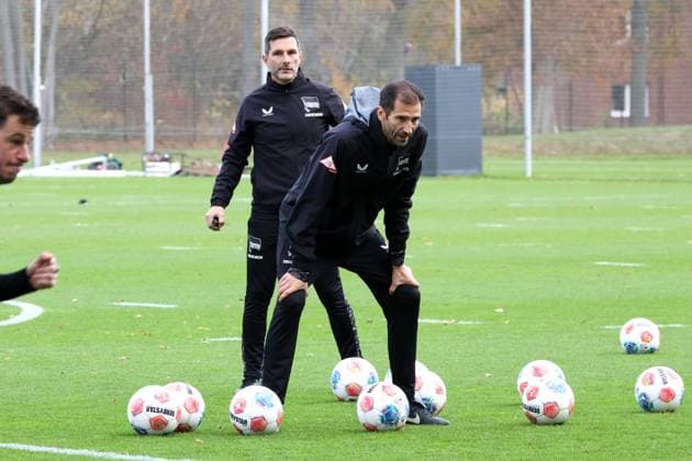 2.FBL, Hertha BSC Training, 04.11.2025, Hertha BSC Training, Sportforum, im Bild Co-Trainer Andre Mijatovic (Hertha BSC Berlin), Cheftrainer Stefan Leitl (Hertha BSC Berlin)