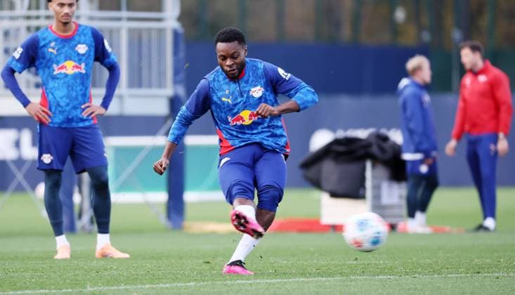 Leipzig, 04.11.2025, Red Bull Trainingszentrum am Cottaweg, Akademie, Fussball, Rasenballsport Leipzig, Training RB Leipzig, Im Bild: Ridle Baku (17, RB Leipzig) ,