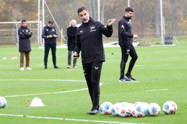 2.FBL, Hertha BSC Training, 04.11.2025, Hertha BSC Training, Sportforum, im Bild Cheftrainer Stefan Leitl (Hertha BSC Berlin)