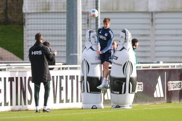 04.11.2025, Fussball, Saison 2025 2026, Training FC Schalke 04, Felipe Sanchez (FC Schalke 04), Gelsenkirchen Trainingsgelände FC Schalke 04 NRW Deutschland xRHR-FOTO YYx Copyright: RHR-FOTOx RHR-FOTO YY