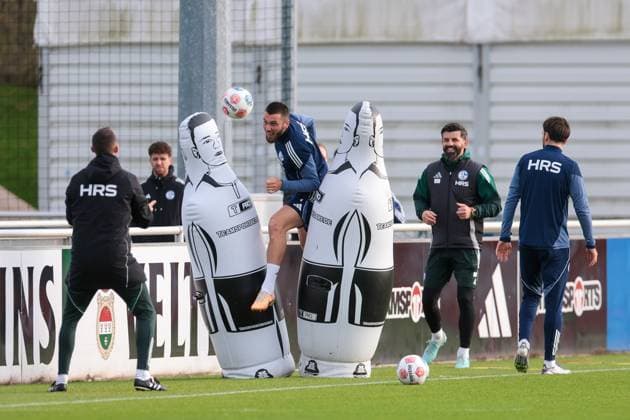 04.11.2025, Fussball, Saison 2025 2026, Training FC Schalke 04, Hasan Kurucay (FC Schalke 04), Gelsenkirchen Trainingsgelände FC Schalke 04 NRW Deutschland xRHR-FOTO YYx Copyright: RHR-FOTOx RHR-FOTO YY