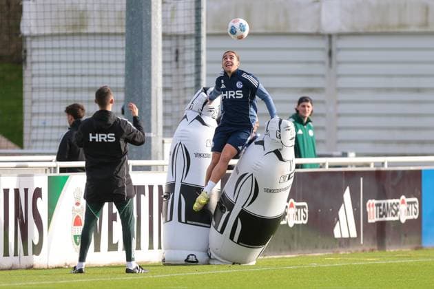 04.11.2025, Fussball, Saison 2025 2026, Training FC Schalke 04, Mauro Zalazar (FC Schalke 04), Gelsenkirchen Trainingsgelände FC Schalke 04 NRW Deutschland xRHR-FOTO YYx Copyright: RHR-FOTOx RHR-FOTO YY