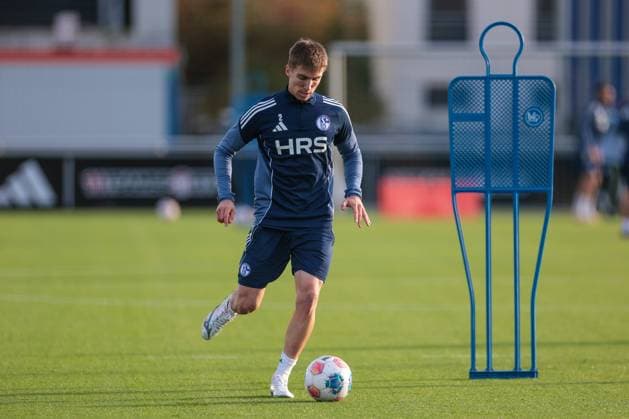 04.11.2025, Fussball, Saison 2025 2026, Training FC Schalke 04, Felipe Sanchez (FC Schalke 04), Gelsenkirchen Trainingsgelände FC Schalke 04 NRW Deutschland xRHR-FOTO YYx Copyright: RHR-FOTOx RHR-FOTO YY