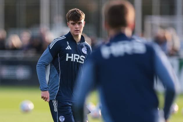 04.11.2025, Fussball, Saison 2025 2026, Training FC Schalke 04, Dylan Leonard (FC Schalke 04), Gelsenkirchen Trainingsgelände FC Schalke 04 NRW Deutschland xRHR-FOTO YYx Copyright: RHR-FOTOx RHR-FOTO YY