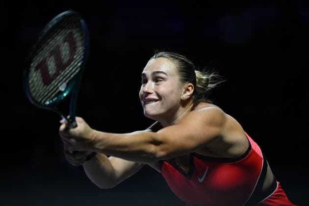 WTA, Tennis Damen Finals 2025 in Riyadh - Day Four RIYADH, SAUDI ARABIA - NOVEMBER 4: Aryna Sabalenka of the United States plays against Jessica Pegula of the United States during their second group-stage match on Day 4 of the 2025 WTA Finals, part of the Hologic WTA Tour, at King Saud University Indoor Arena in Riyadh, Saudi Arabia, on November 4, 2025. Artur Widak Anadolu Riyadh Saudi Arabia. Editorial use only. Please get in touch for any other usage.  Copyright: x2025xAnadoluxArturxWidakx