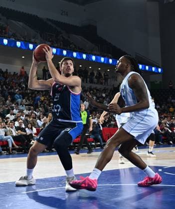 Turk Telekom v Panionios - BKT EuroCup Basketball ANKARA, TURKIYE - NOVEMBER 04: Gontikas (25) of Panionios in action during the 6th week of the BKT EuroCup between Turk Telekom and Panionios at the Ankara Sports Hall on November 04, 2025 in Ankara, Turkiye. Cem Genco Anadolu Ankara Turkey. Editorial use only. Please get in touch for any other usage.  Copyright: x2025xAnadoluxCemxGencox
