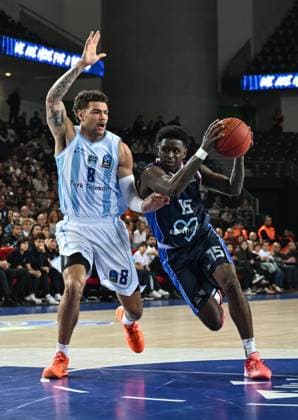 Turk Telekom v Panionios - BKT EuroCup Basketball ANKARA, TURKIYE - NOVEMBER 04: Keron Deshields (15) of Panionios in action during the 6th week of the BKT EuroCup between Turk Telekom and Panionios at the Ankara Sports Hall on November 04, 2025 in Ankara, Turkiye. Cem Genco Anadolu Ankara Turkey. Editorial use only. Please get in touch for any other usage.  Copyright: x2025xAnadoluxCemxGencox