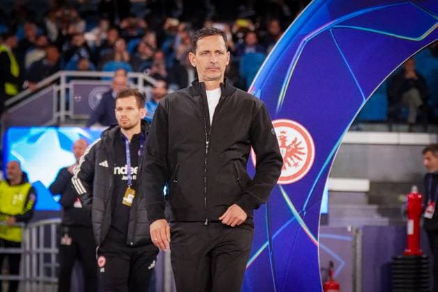Fussball UEFA Champions-League 2025 26, 4. Spieltag - SSC Neapel vs Eintracht Frankfurt - Diego Armando Maradona (Napoli): Dino Toppmöller Dino Toppmoller (Trainer, Eintracht Frankfurt) Neapel Metropolitanstadt Neapel Italien Copyright: xJOERANxSTEINSIEKx