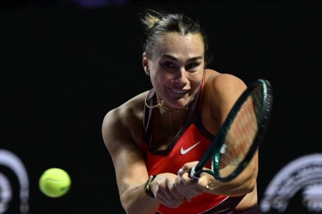 WTA, Tennis Damen Finals 2025 in Riyadh - Day Four RIYADH, SAUDI ARABIA - NOVEMBER 4: Aryna Sabalenka of the United States plays against Jessica Pegula of the United States during their second group-stage match on Day 4 of the 2025 WTA Finals, part of the Hologic WTA Tour, at King Saud University Indoor Arena in Riyadh, Saudi Arabia, on November 4, 2025. Artur Widak Anadolu Riyad Saudi Arabia. Editorial use only. Please get in touch for any other usage.  Copyright: x2025xAnadoluxArturxWidakx