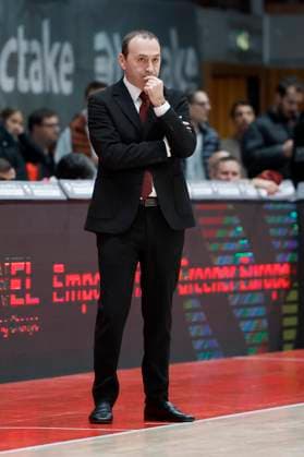 v.l-r.: Head-Coach Yakup Sekizkok (Galatasaray MCT Technic), 04.11.2025, Basketball, Champions League, Fitness First Wuerzburg Baskets - Galatasaray MCT Technic, GER, Wuerzburg, tectake ARENA, Copyright: HMBxMedia xHeikoxBecker