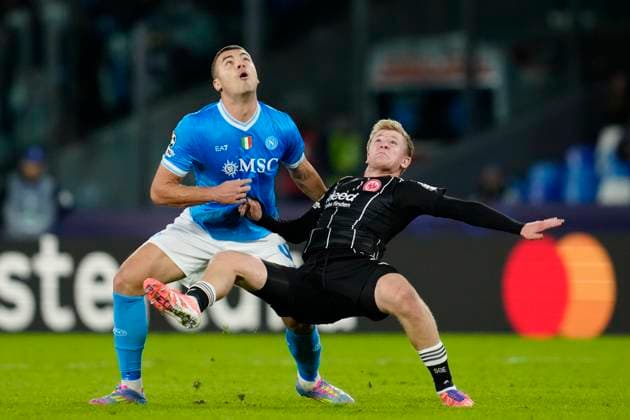 Jonathan Burkardt (Eintracht Frankfurt) and Alessandro Buongiorno (SSC Napoli) battle for the ball, UEFA Champions League 2025 26 League Phase MD4, SSC Napoli v Eintracht Frankfurt, Diego Armando Maradona Stadium, November 4, 2025, Naples, Italy.