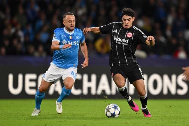 Stanislav Lobotka of S.S.C. Napoli and Fares Chaibi of Eintracht Frankfurt are in action during the UEFA Champions League phase day 4 football match between S.S.C. Napoli and Eintracht Frankfurt at the Diego Armando Maradona Stadium on November 4, 2025 in Naples, Italy.  Copyright: xDomenicoxCippitelli IPAxSportx xipa-agency.netx xx IPA_67523484 IPA_Agency_IPA67523484