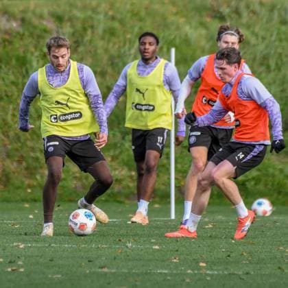 Lars Ritzka Fin Stevens ( Pauli ) Deutschland , Hamburg , Trainingsgelände an der Kollaustrasse , Fussball , 1. Bundesliga , Training des FC St Pauli