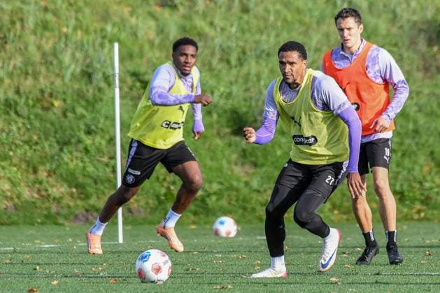 Hountondji Andréas Kaars Martijn ( Pauli ) Deutschland , Hamburg , Trainingsgelände an der Kollaustrasse , Fussball , 1. Bundesliga , Training des FC St Pauli