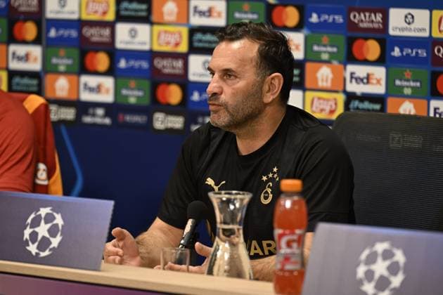 AMSTERDAM - Galatasaray manager Okan Buruk during the MD-1 press conference, PK, Pressekonferenz ahead of the Champions League match against Ajax at the Johan Cruijff ArenA on November 4, 2025, in Amsterdam, Netherlands. ANP OLAF KRAAK UEFA Champions League 2025 2026 xVIxANPxSportx xxANPxIVx 541231937 originalFilename: 541231937.jpg