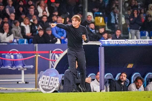 Fussball UEFA Champions-League 2025 26, 4. Spieltag - SSC Neapel vs Eintracht Frankfurt - Stadio Diego Armando Maradona (Napoli): Antonio Conte (Trainer, Neapel) Neapel Metropolitanstadt Neapel Italien Copyright: xJOERANxSTEINSIEKx