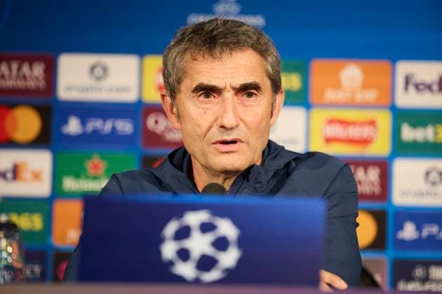 Newcastle United FC v Athletic Club - UEFA Champions League 2025 26 League Phase MD4 Ernesto Valverde head coach of Athletic Club looks on during the press conference, PK, Pressekonferenz prior to the UEFA Champions League 2025 26 League Phase MD4 match between Newcastle United FC and Athletic Club at St James Park on November 4, 2025, in Newcastle upon Tyne, England. Newcastle upon Tyne St James Park Newcastle upon Tyne England RL_NEWCvATH_CL_000015 Copyright: xRicardoxLarreinax