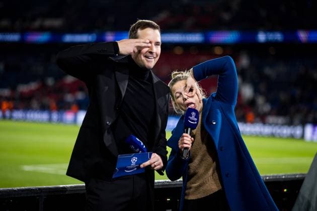 UEFA Champions League: FC Paris Saint-Germain - FC Bayern München; 04.11.2025 Sebastian Benesch (Field Reporter amazon Prime) und Tabea Kemme (TV Expertin amazon Prime) posieren vor ihrer Schalte PARIS, FRANKREICH 4. NOVEMBER: UEFA Champions League Spieltag 4, FC Paris Saint-Germain vs FC Bayern München, Parc des Princes am 04.11..2025 *** UEFA Champions League FC Paris Saint Germain FC Bayern Munich 04 11 2025 Sebastian Benesch Field Reporter amazon Prime and Tabea Kemme TV Expert amazon Prime pose before their broadcast PARIS, FRANCE 4 NOVEMBER UEFA Champions League Matchday 4, FC Paris Saint Germain vs FC Bayern Munich, Parc des Princes on 04 11 2025 Copyright: xBEAUTIFULxSPORTS Wunderlx