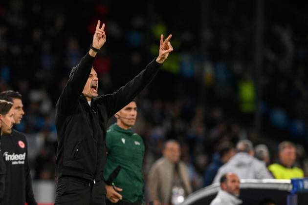 Dino Toppmoller head coach of Eintracht Frankfurt during the match of Uefa Champions League between S.S.C. Napoli and Frankfurt at the Maradona Stadium on Nov 4, 2025 in Naples, Italy. during SSC Napoli vs Eintracht Frankfurt, UEFA Champions League football match in Naples, Italy, November 04 2025  Copyright: xRobertoxRamaccia IPAxSportx xipa-agency.netx xx IPA_67525686 IPA_Agency_IPA67525686
