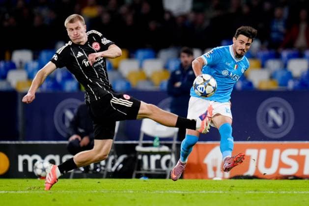 SSC Napoli v Eintracht Frankfurt - UEFA Champions League 2025 26 League Phase MD4 David Neres of SSC Napoli in action during the UEFA Champions League 2025 26 League Phase MD4 match between SSC Napoli and Eintracht Frankfurt at Stadio Diego Armando Maradona on November 4, 2025 in Neaples, Italy. Neaples Stadio Diego Armando Maradona Campania Italy Copyright: xGiuseppexMaffiax 251104_UCL_Napoli-EintrachtFrankfurt_GM_8069