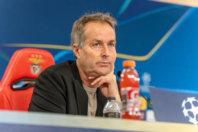 Kasper Hjulmand (Bayer Leverkusen, Trainer), Pressekonferenz, Mediaday, Interview, POR, Benfica Lissabon vs. Bayer 04 Leverkusen, Fussball, UEFA Champions League, Spieltag 4, Medientag, Spielzeit 2025 2026, 04.11.2025, POR, Benfica Lissabon vs. Bayer 04 Leverkusen, Fussball, UEFA Champions League, Spieltag 4, Medientag, Spielzeit 2025 2026, 04.11.2025, Lissabon Copyright: xEibner-Pressefoto EdwardxCheungx EP_ECG