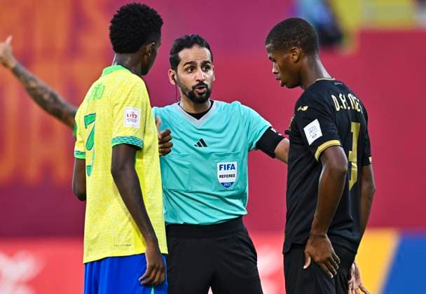 Brazil v Honduras : Group H - FIFA U-17 World Cup Qatar 2025 Referee Faisal Albalawi of Saudi Arabia reacts during the FIFA U-17 World Cup Qatar 2025 Group H match between Brazil and Honduras in Doha, Qatar, on November 4, 2025 DOHA Qatar Copyright: xNOUSHADx