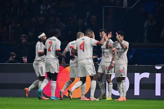 FOOTBALL : PSG vs Bayern Munich - Ligue des Champions - 04 11 2025 Luis Diaz ( 14 - Bayern Munich ) celebrates with teammates during the UEFA Champions League match between Paris Saint Germain and FC Bayern Munich at Parc Des Princes on November 04 , 2025 in Paris, France. ( Photo by Federico Pestellini PsnewZ ) ParisFrance  Copyright: xFedericoxPestellinix