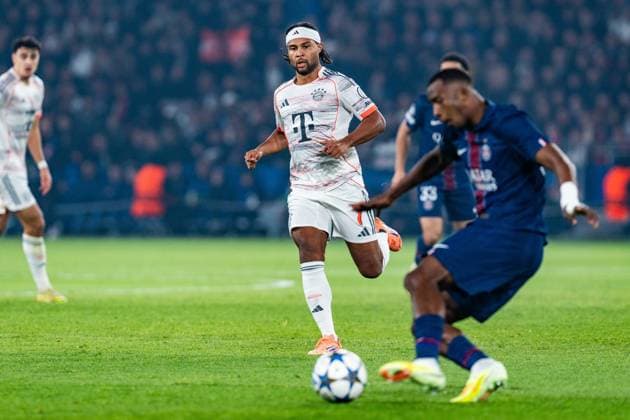04.11.2025, Paris Saint-Germain vs. FC Bayern München, UEFA Champions League, 04. Spieltag Serge Gnabry (FC Bayern Muenchen, 7) Copyright: xBahhoxKarax