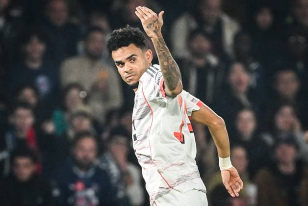November 4, 2025, Paris, France, France: Luis DIAZ of Bayern Munich celebrates his goal during the UEFA Champions League, League Phase MD4 match between Paris Saint-Germain and FC Bayern Munich at Parc des Princes Stadium on November 04, 2025 in Paris, France. Paris France - ZUMAm308 20251104_zsp_m308_006 Copyright: xMatthieuxMirvillex