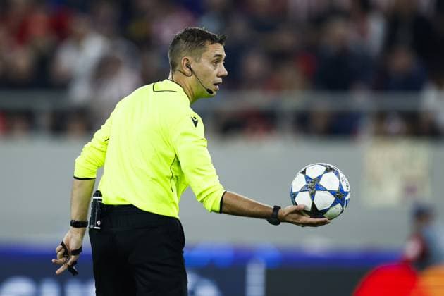 PIRAEUS - Referee Clement Turpin during the UEFA Champions League match between Olympiacos FC and PSV Eindhoven at the Georgios Karaiskakis Stadium on November 4, 2025, in Piraeus, Greece. ANP MAURICE VAN STEEN UEFA Champions League Matchday 4 2025-2026 xVIxANPxSportx xxANPxIVx 541239437 originalFilename: 541239437.jpg
