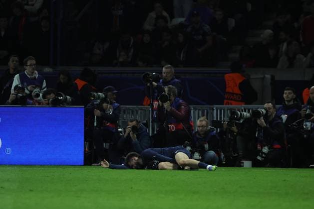 Football Ligue des Champions PSG Bayern de Munich PHOTOPQR LE PARISIEN Olivier Arandel ; Paris ; 04 11 2025 ; Paris, France Parc des Princes Mardi 4 novembre 2025 Sports Football Ligue des Champions UEFA PSG Bayern de Munich - Blessure de Khvicha Kvaratskhelia LP Olivier Arandel - UEFA Champions League