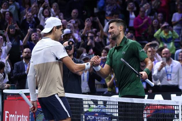 ATP, Tennis Herren 250 tournament in Athens ATHENS, GREECE - NOVEMBER 4: Alejandro Tabilo (L) of Chile and Novak Djokovic (R) of Serbia shake hands during the Hellenic Championship ATP 250, at OAKA Olympic Athletic Center, in Athens, Greece, on November 4, 2025. Costas Baltas Anadolu Athens Greece. Editorial use only. Please get in touch for any other usage.  Copyright: x2025xAnadoluxCostasxBaltasx