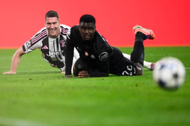 Juventus FC v Sporting CP - UEFA Champions League Dusan Vlahovic of Juventus FC reacts next to Ousmande Diomande of Sporting CP during the UEFA Champions League 2025 26 league phase football match between Juventus FC and Sporting CP. Turin Italy Copyright: xNicolòxCampox