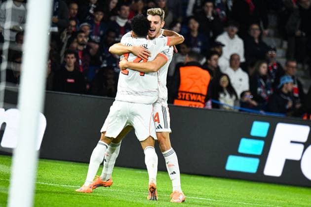 FOOTBALL : Paris Saint Germain vs FC Bayern Munich - Ligue des Champions - Phase de Ligue - JournÃ e 4 - 04 11 2025 Joie des joueurs du Bayern Munich apres le 2e but de Luis Diaz (Bayern Munich) ParisFrance  Copyright: xLaptistex