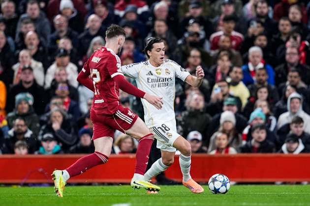 November 4, 2025, Liverpool, Liverpool, England: Alvaro Carreras of Real Madrid CF and Conor Bradley of Liverpool FC in action during the UEFA Champions League 2025 26 League Phase MD4 match between Liverpool FC and Real Madrid CF at Anfield on November 04, 2025 in Liverpool, England. Liverpool England - ZUMAa181 20251104_zaa_a181_149 Copyright: xDennisxAgyemanx
