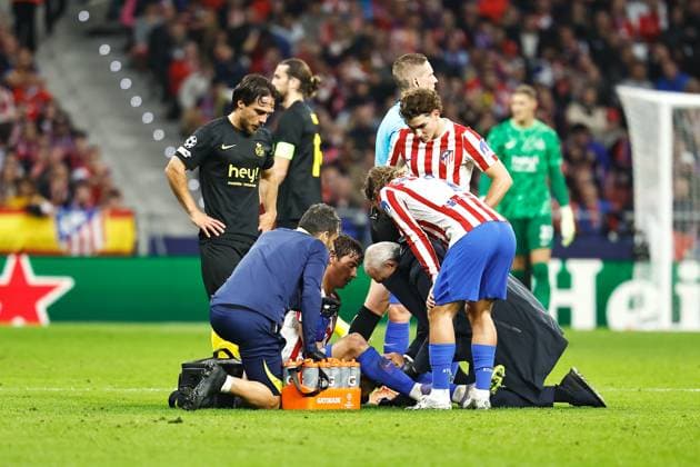 Robin Le Normand (Atletico), NOVEMBER 4, 2025 - Football Soccer : Le Normand injurey during UEFA Champions League league phase match day 4 between Club Atletico de Madrid - Royal Union Saint-Gilloise at the Estadio Metropolitano in Madrid, Spain. Noxthirdxpartyxsales  aflo_309335858
