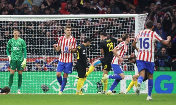 Union s Ross Sykes looks dejected during a soccer game between Spanish soccer team Atletico Madrid and Belgian Royale Union Saint-Gilloise, Tuesday 04 November 2025 in Madrid, on the fourth day of the League phase of the UEFA Champions League tournament. VIRGINIExLEFOUR  x139034811x