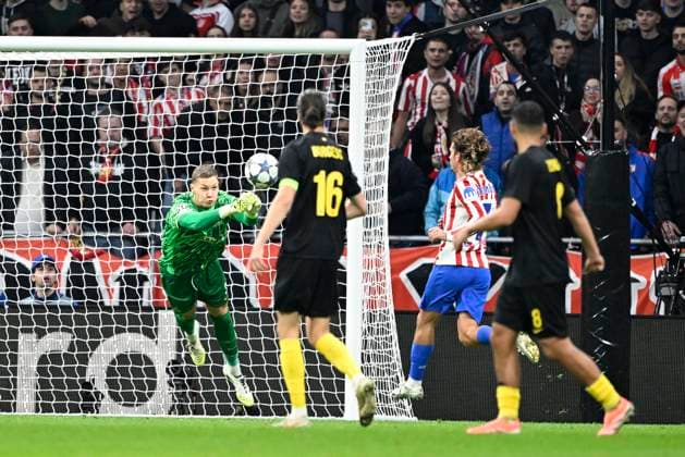 Atletico de Madrid v Royale Union Saint-Gilloise - UEFA Champions League MADRID, SPAIN - NOVEMBER 04 : Scherpen Kjell goalkeeper of Union Saint-Gilloise in action during the UEFA Champions League 2025 26 League Phase MD4 match between Atletico de Madrid and Royale Union Saint-Gilloise on November 4, 2025 in Madrid, Spain, 04 11 2025 Madrid Spain  Copyright: xJanxDexMeuleneirx