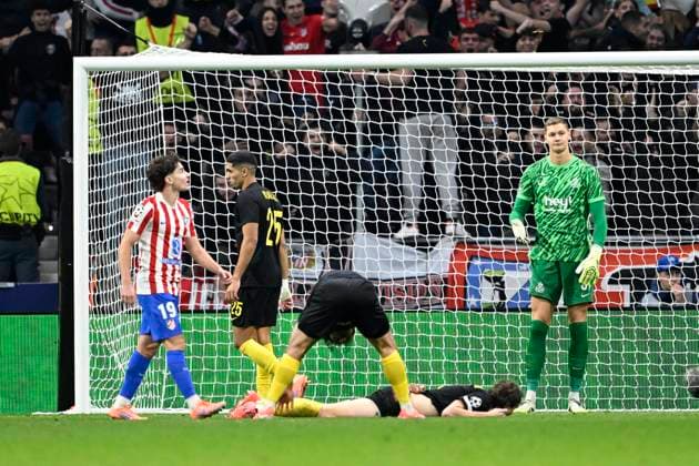 Atletico de Madrid v Royale Union Saint-Gilloise - UEFA Champions League MADRID, SPAIN - NOVEMBER 04 : Players of Royale Union saint-gilloise dejected after an opponent s goal (2-0) during the UEFA Champions League 2025 26 League Phase MD4 match between Atletico de Madrid and Royale Union Saint-Gilloise on November 4, 2025 in Madrid, Spain, 04 11 2025 Madrid Spain  Copyright: xJanxDexMeuleneirx