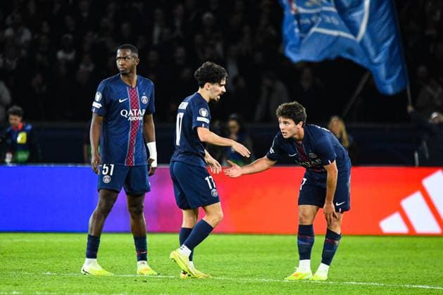 FOOTBALL : Paris Saint Germain vs FC Bayern Munich - Ligue des Champions - Phase de Ligue - JournÃ e 4 - 04 11 2025 Joie des joueurs du Paris SG aprÃ s le but de Joao Neves (Paris SG) ParisFrance  Copyright: xLaptistex
