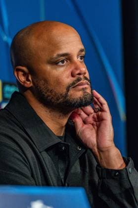 04.11.2025, Paris Saint-Germain vs. FC Bayern München, UEFA Champions League, 04. Spieltag Pressekonferenz Vincent Kompany (FC Bayern Muenchen,Trainer) Copyright: xBahhoxKarax