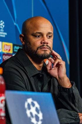04.11.2025, Paris Saint-Germain vs. FC Bayern München, UEFA Champions League, 04. Spieltag Pressekonferenz Vincent Kompany (FC Bayern Muenchen,Trainer) Copyright: xBahhoxKarax